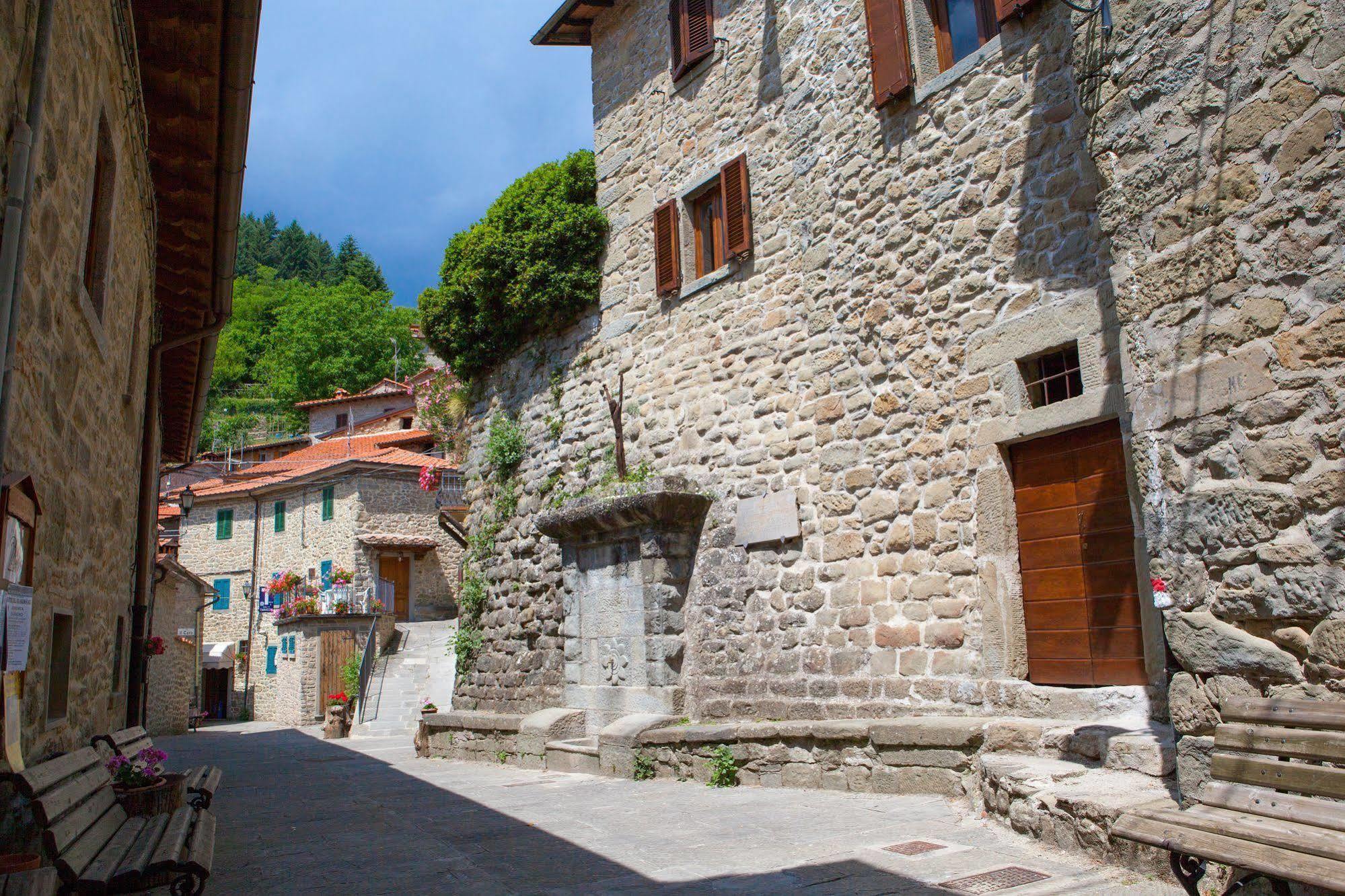 Borgo Dei Corsi Holiday House Reggiolo Eksteriør bilde