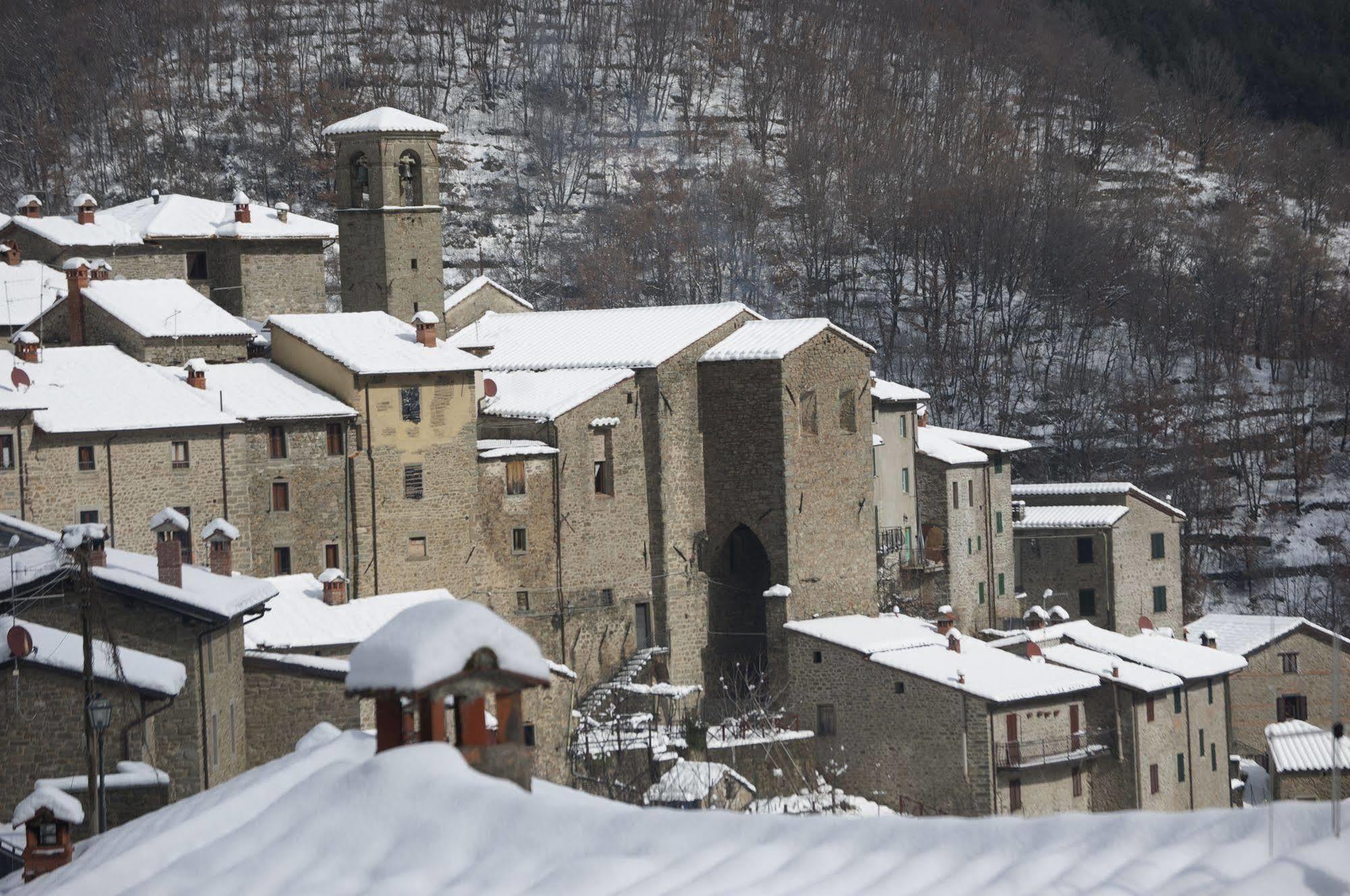 Borgo Dei Corsi Holiday House Reggiolo Eksteriør bilde