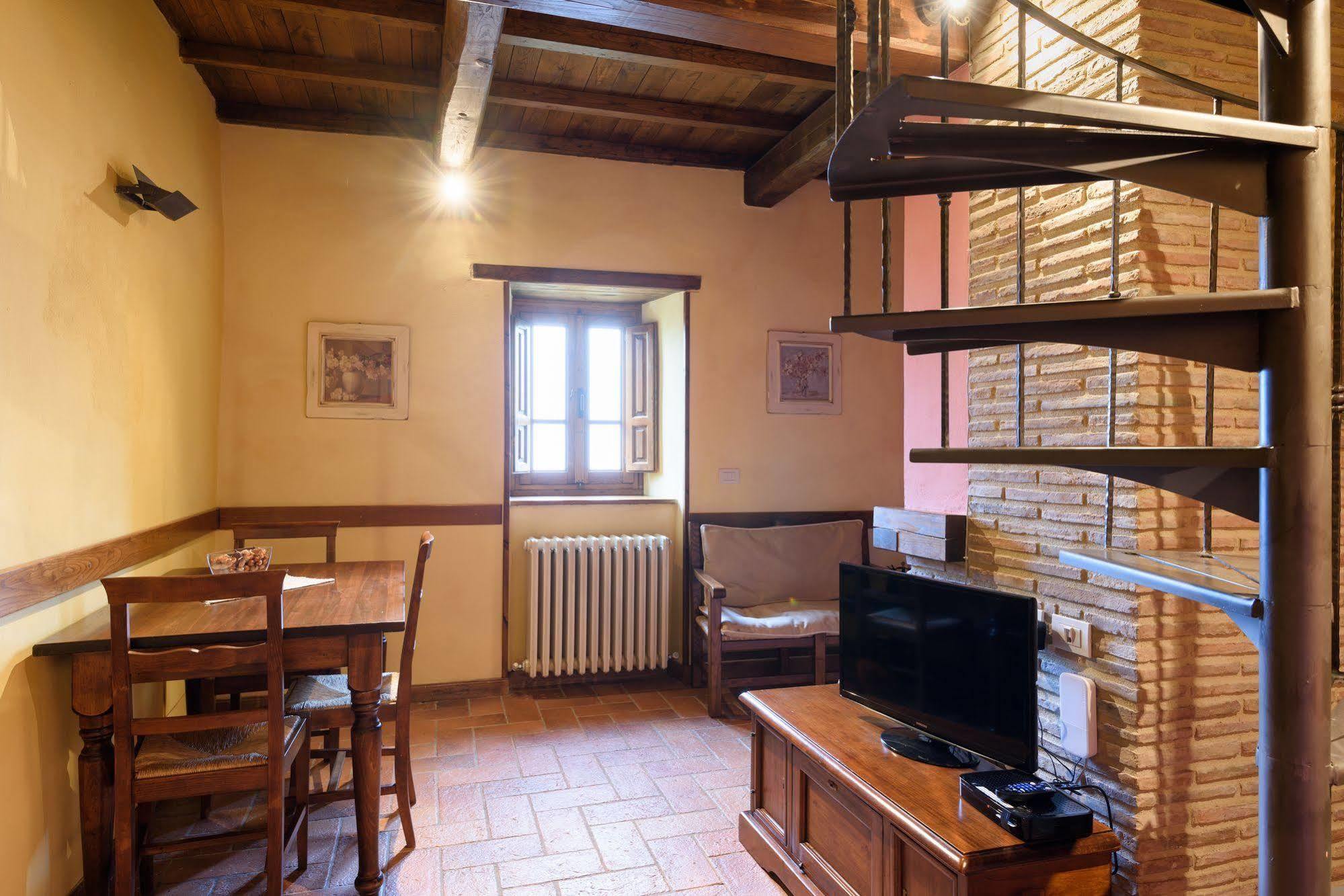Borgo Dei Corsi Holiday House Reggiolo Eksteriør bilde