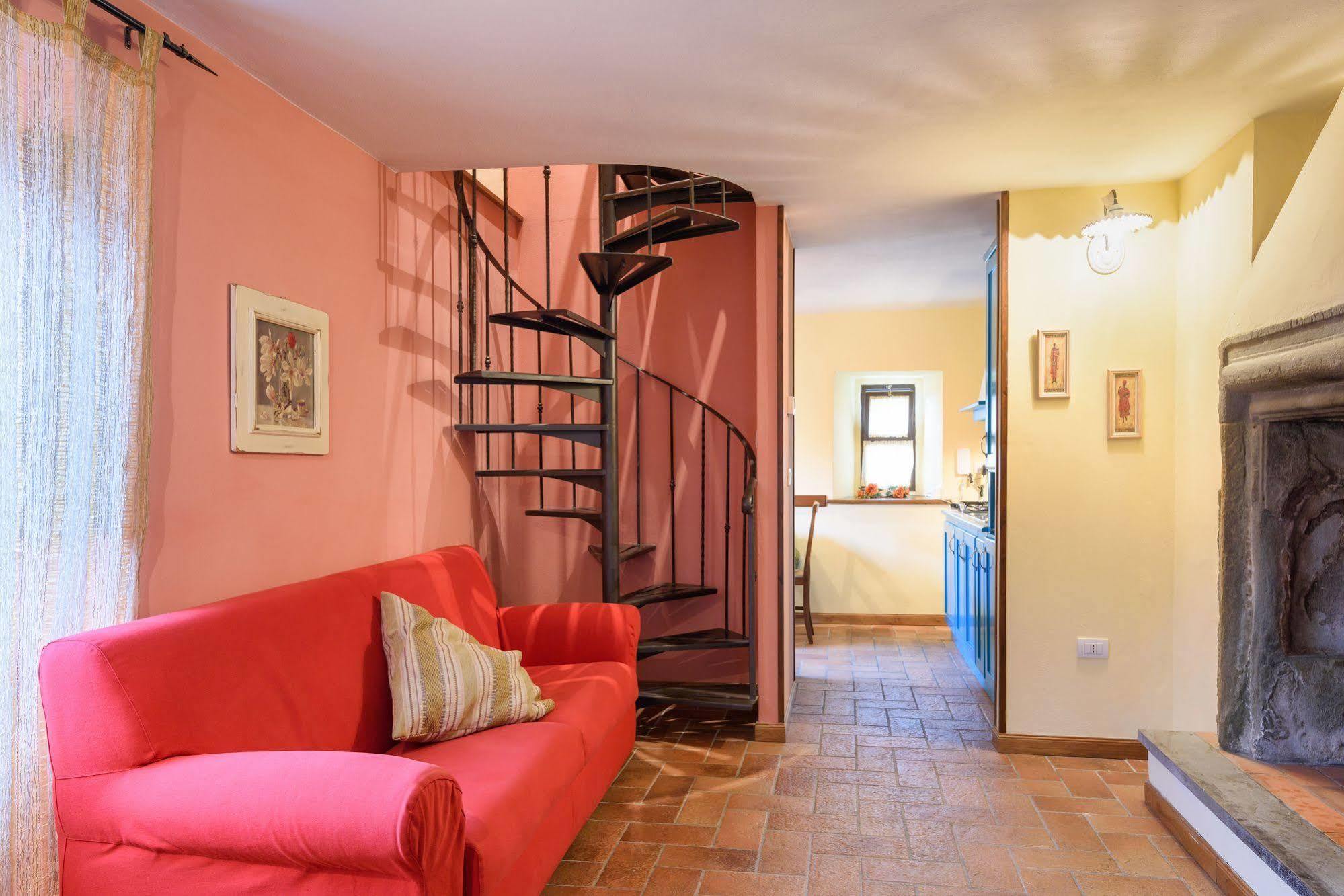 Borgo Dei Corsi Holiday House Reggiolo Eksteriør bilde