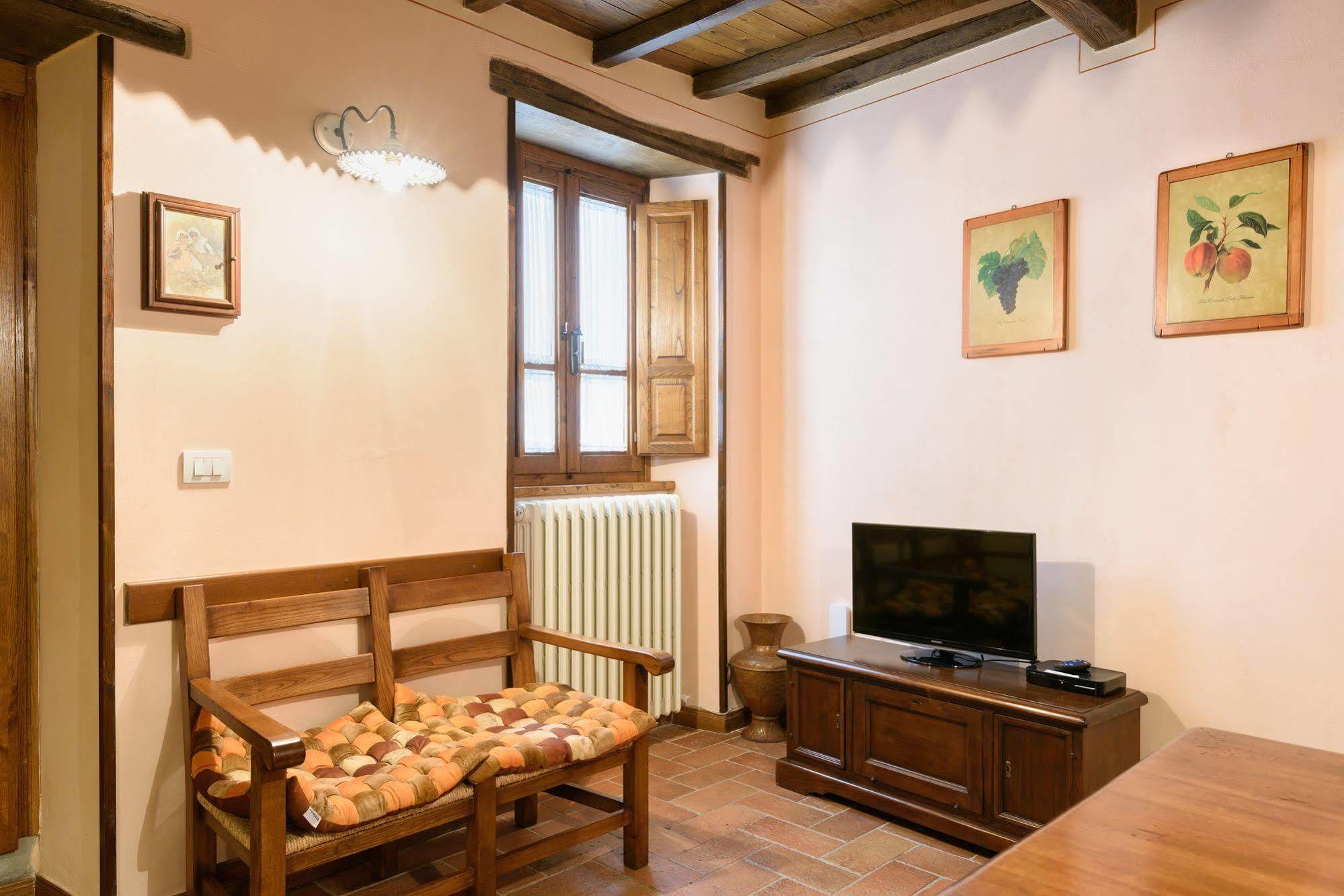 Borgo Dei Corsi Holiday House Reggiolo Eksteriør bilde