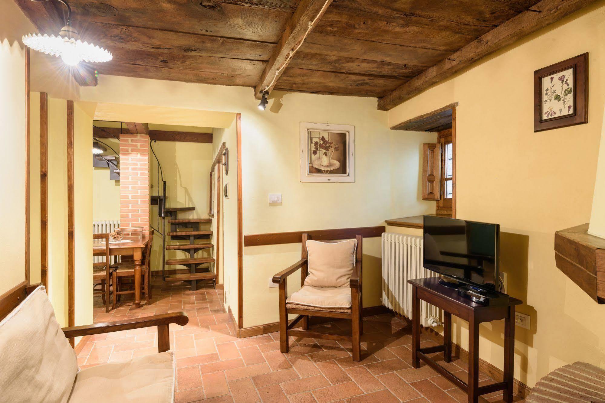 Borgo Dei Corsi Holiday House Reggiolo Eksteriør bilde