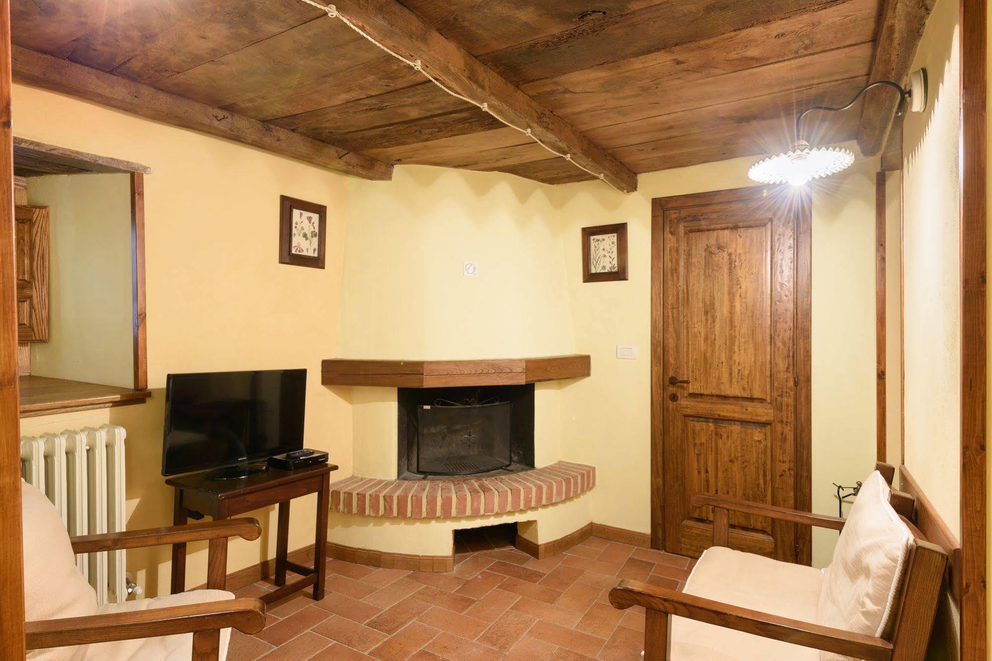 Borgo Dei Corsi Holiday House Reggiolo Eksteriør bilde