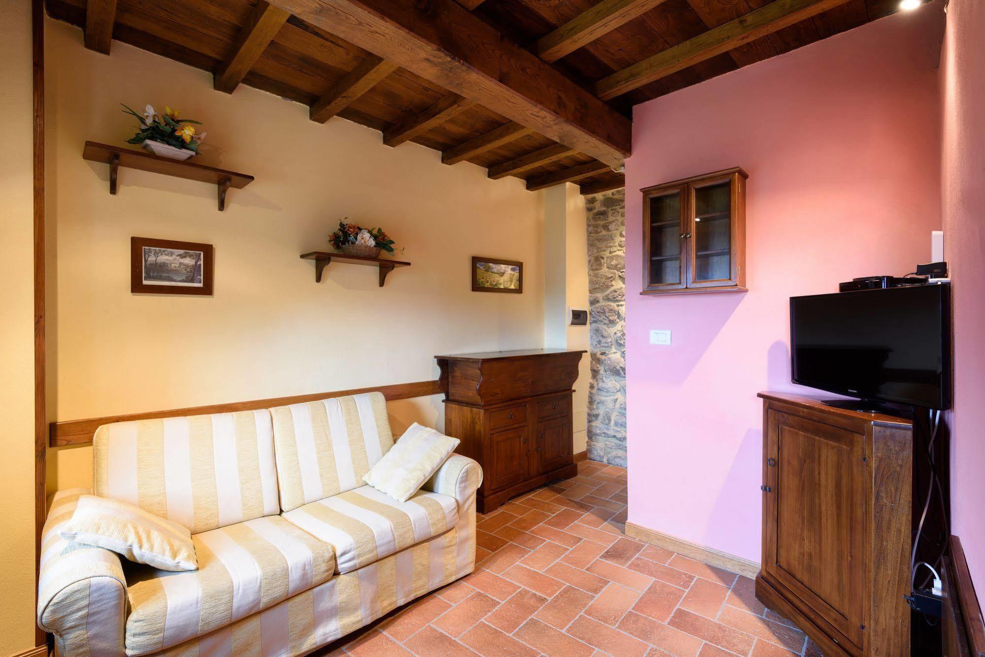 Borgo Dei Corsi Holiday House Reggiolo Eksteriør bilde