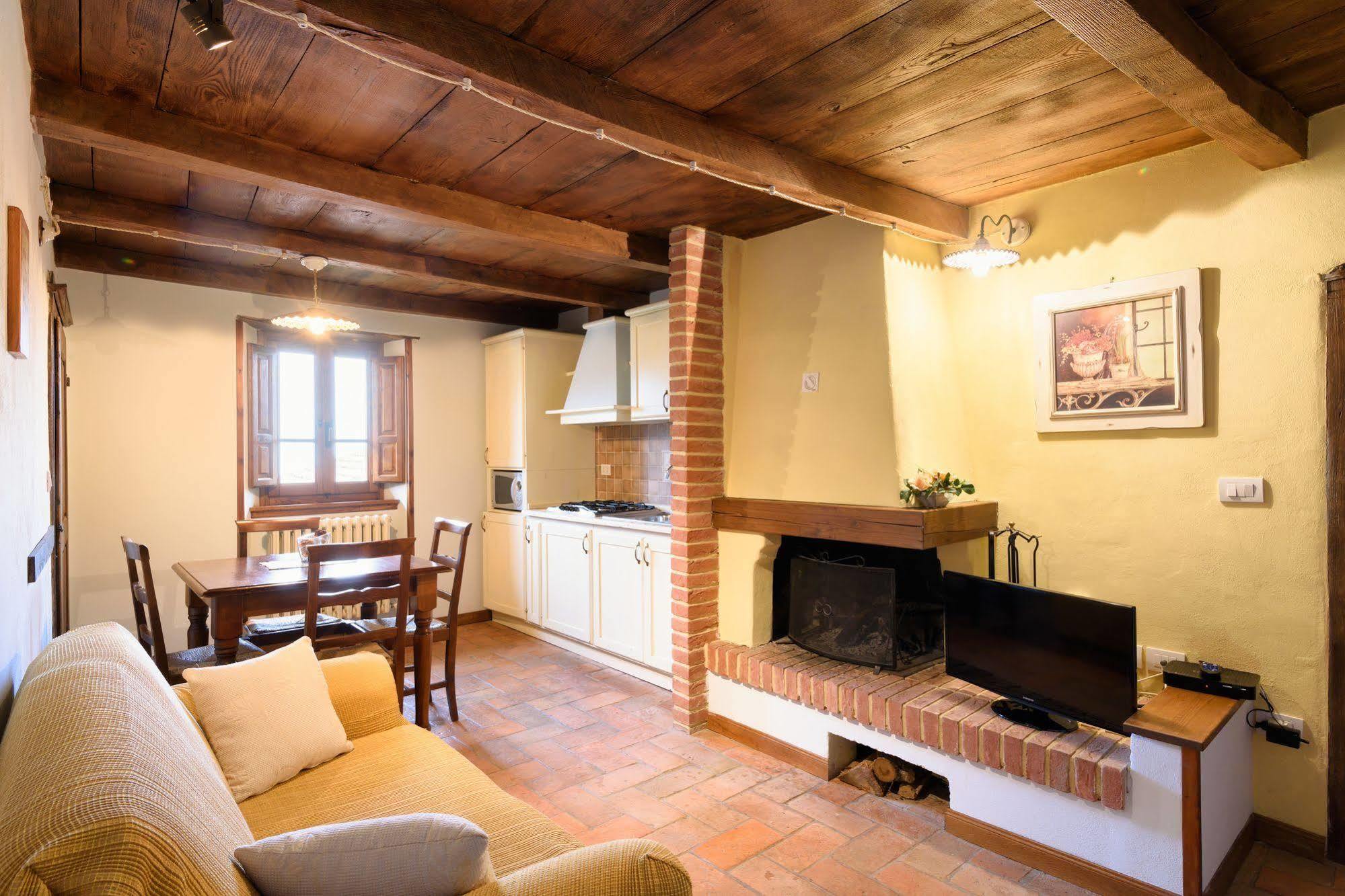 Borgo Dei Corsi Holiday House Reggiolo Eksteriør bilde