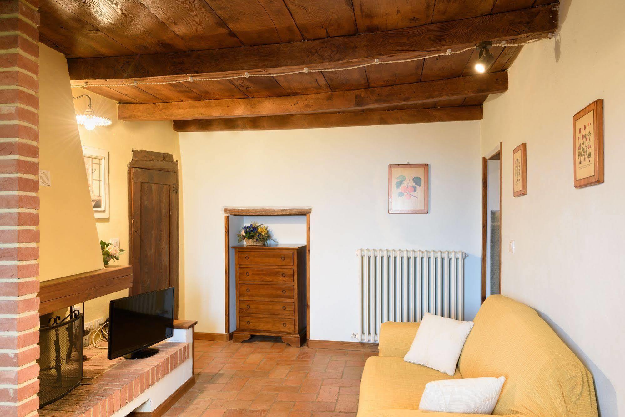 Borgo Dei Corsi Holiday House Reggiolo Eksteriør bilde