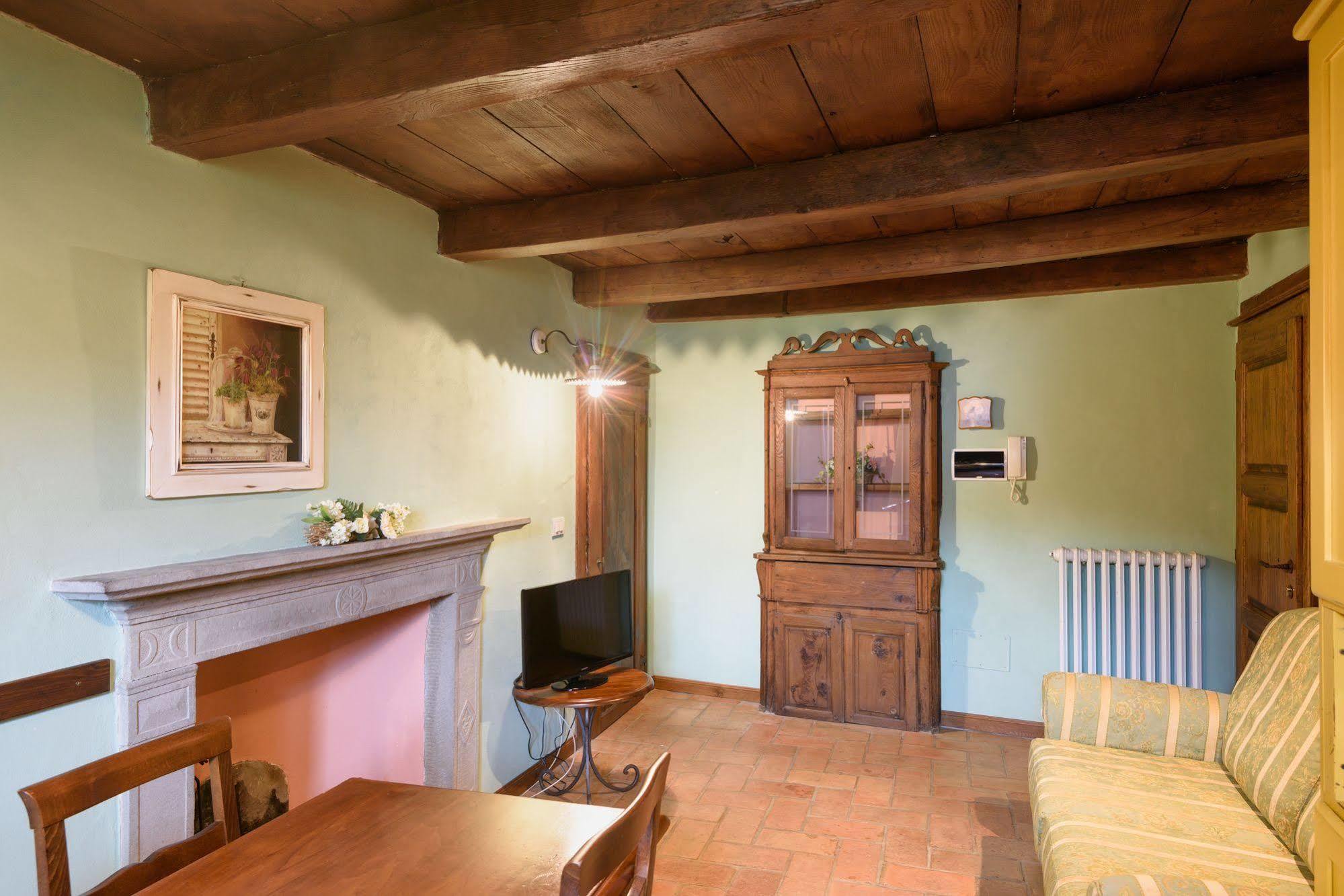 Borgo Dei Corsi Holiday House Reggiolo Eksteriør bilde