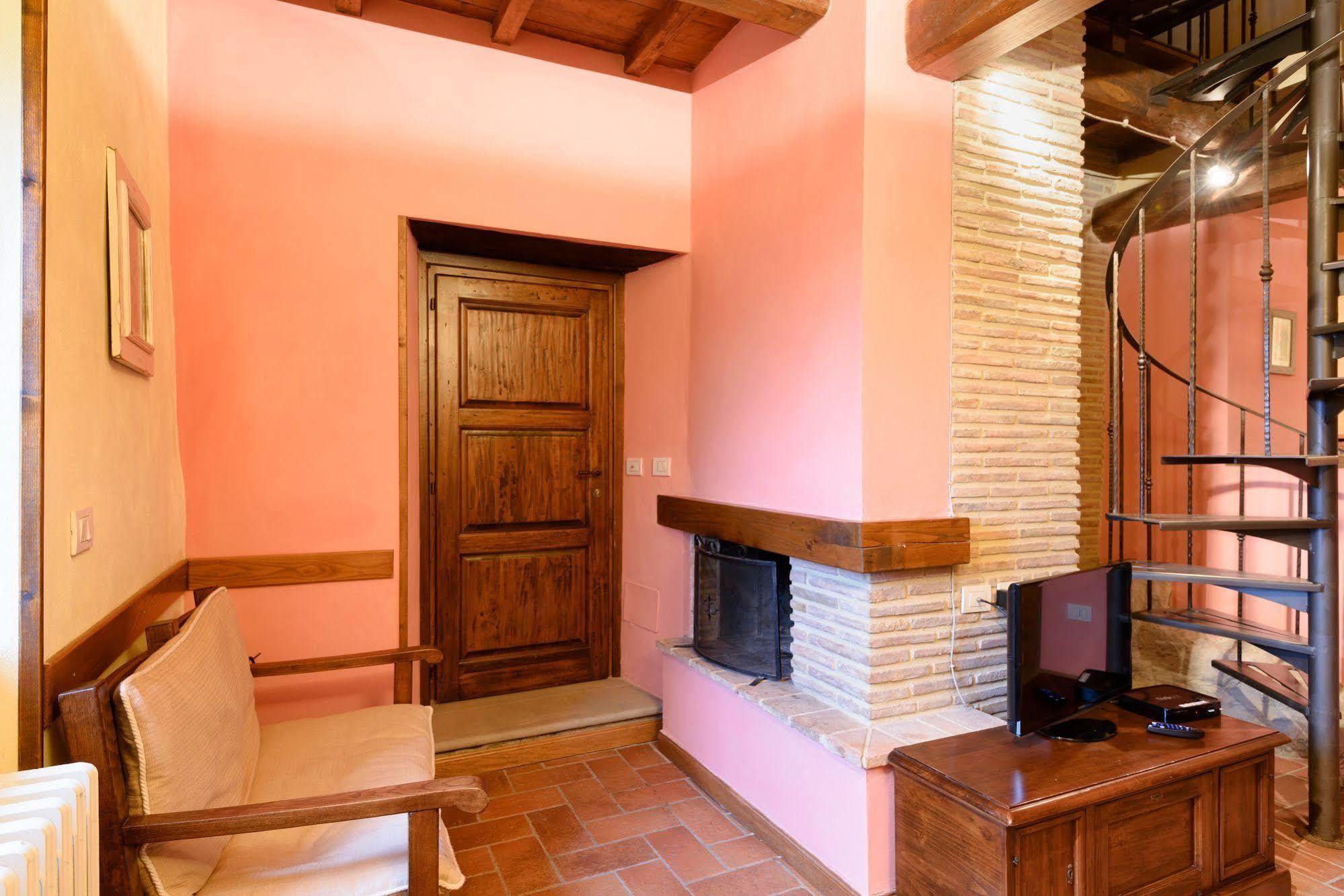 Borgo Dei Corsi Holiday House Reggiolo Eksteriør bilde